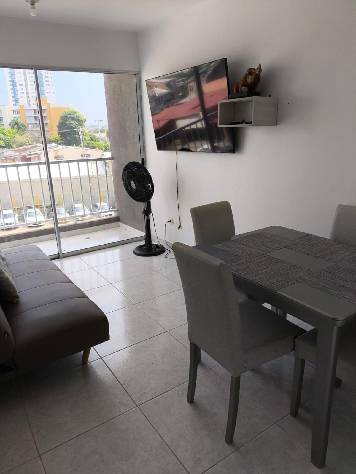 Luxury Apartment *